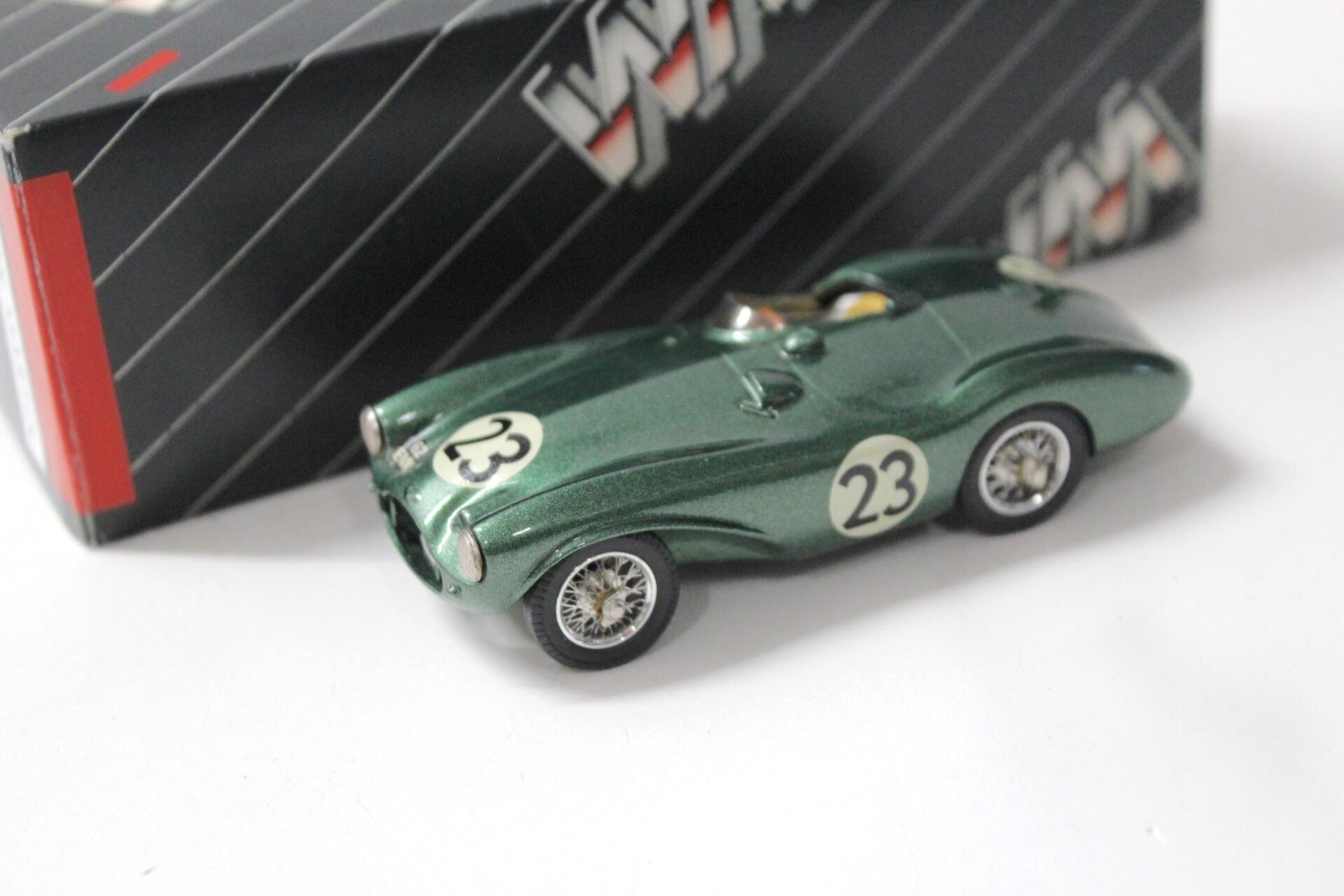 ID 52352 orig.jpg 1:43 Western Models 1964 Aston Martin DB3 S green #23