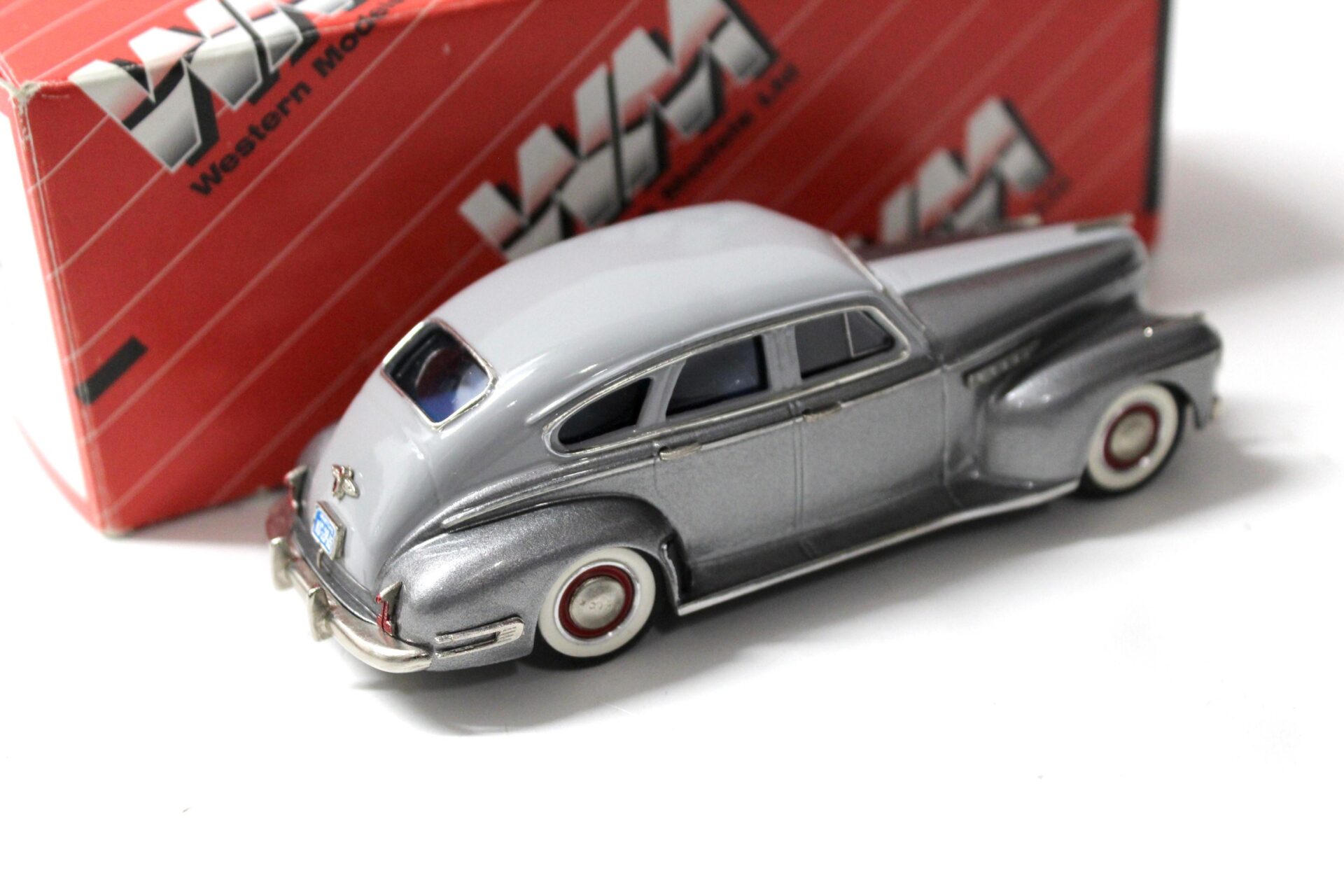 1:43 Western Models 1941 Buick 4-Door Sedan two tone grey