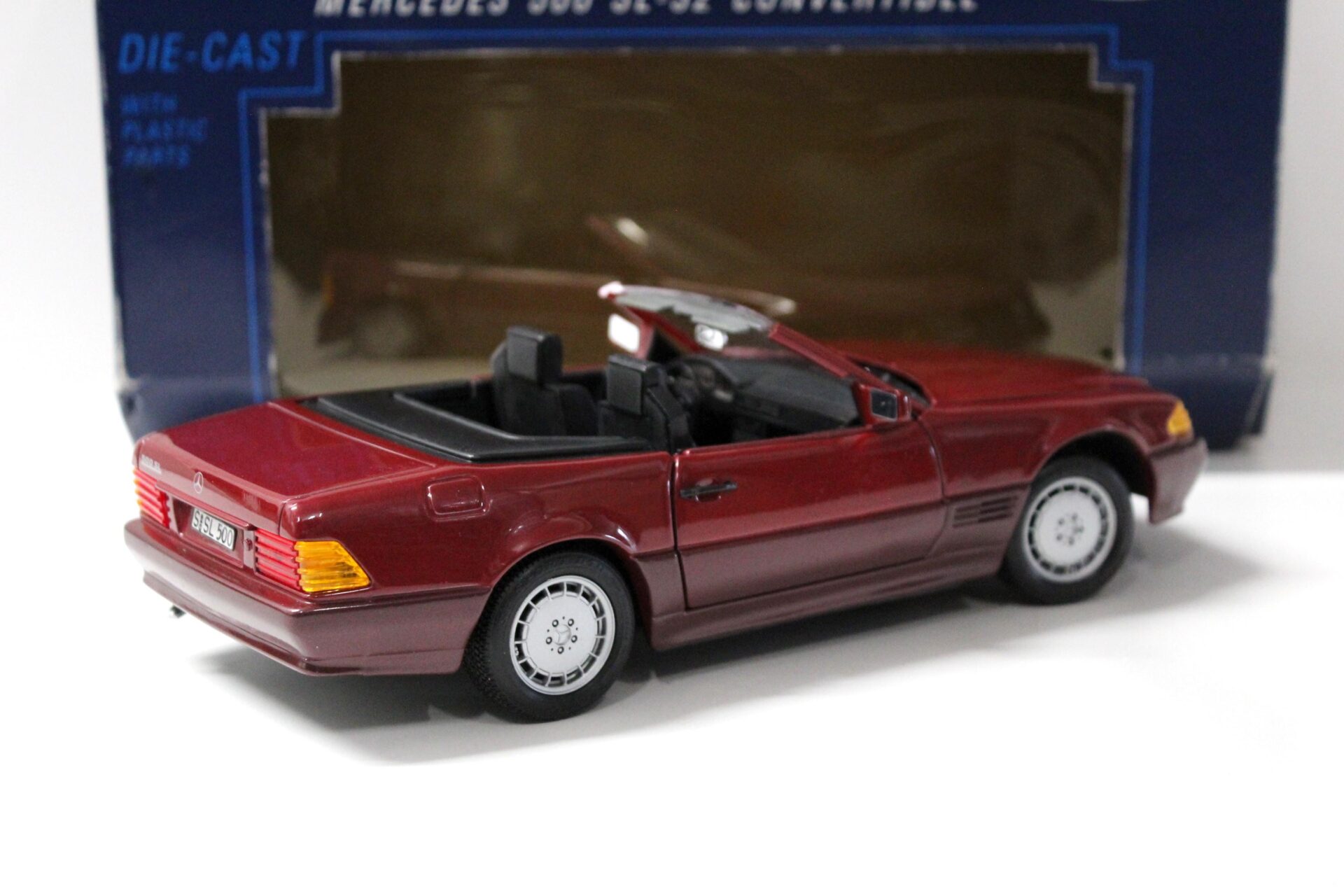 1:18 Revell Mercedes 500 SL R129 Convertible dark red with Top
