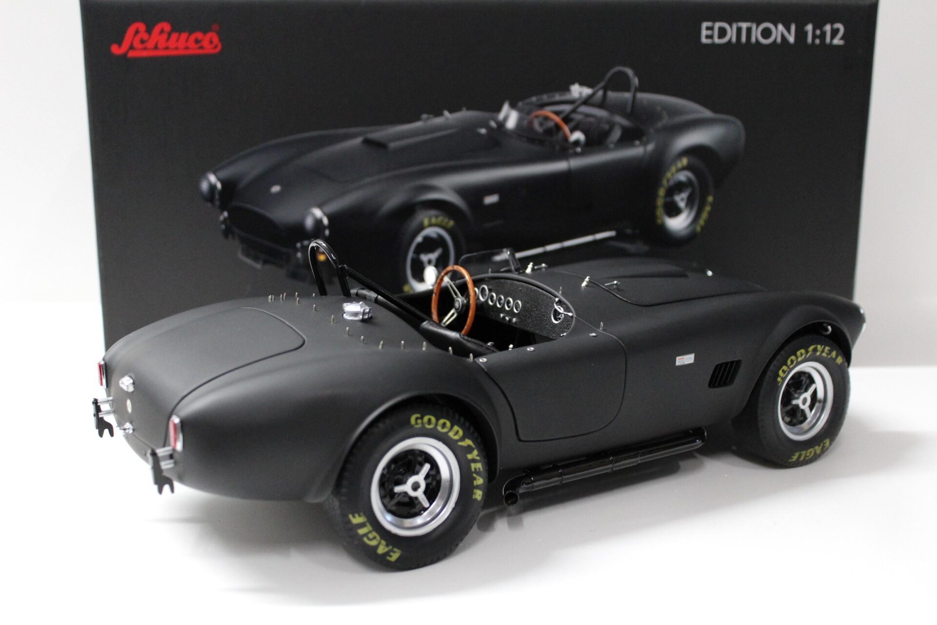 超激レア! Schuco 1/12 Shelby Cobra 289 ミニカー 1:12 Schuco AC Cobra Shelby 289 matt black Limited 500 pcs