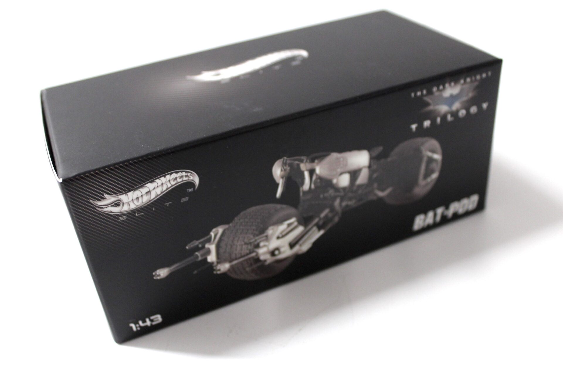 1:43 Hot Wheels Elite Motorcycle Batman BAT-POD Dark Knight Trilogy