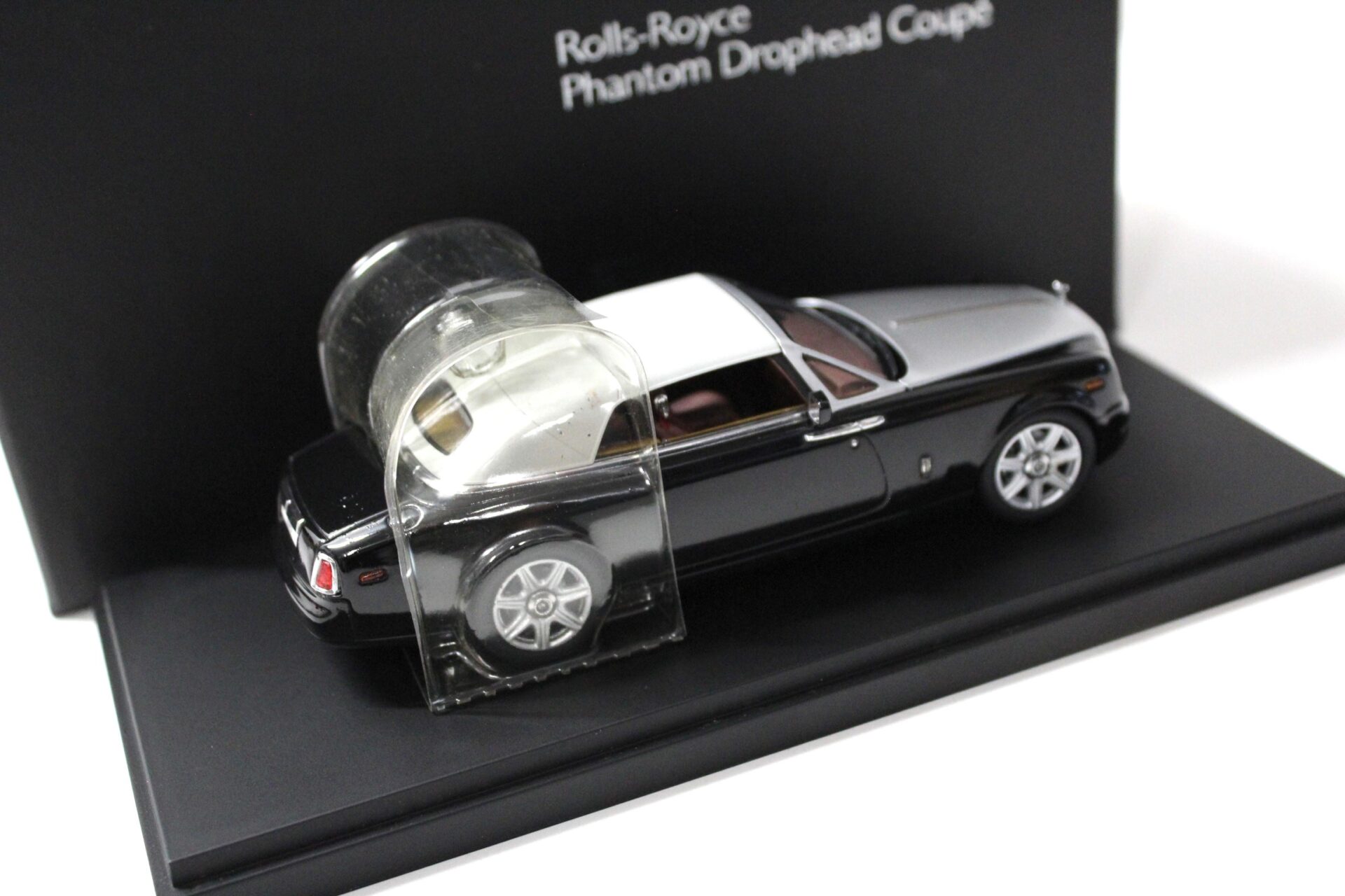 1:43 Kyosho Rolls Royce Phantom Drophead Coupe black/ silver