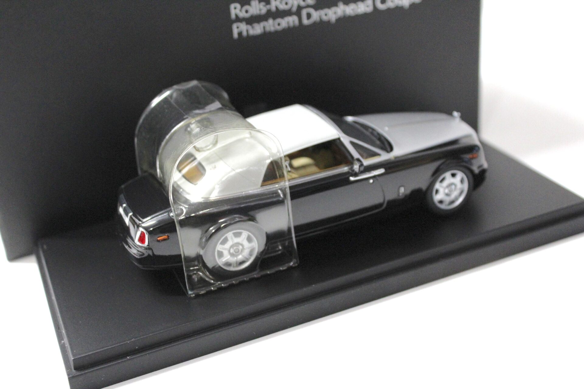 1:43 Kyosho Rolls Royce Phantom Drophead Coupe Diamond black/ silver