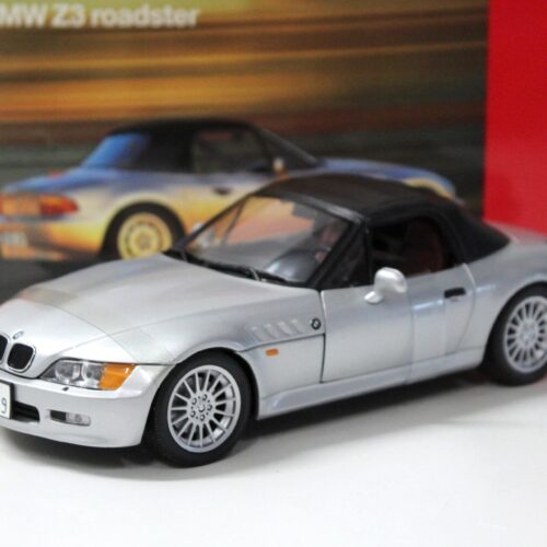 1:18 UT Models BMW Z3 Roadster silver with Softtop DEALER VERSION