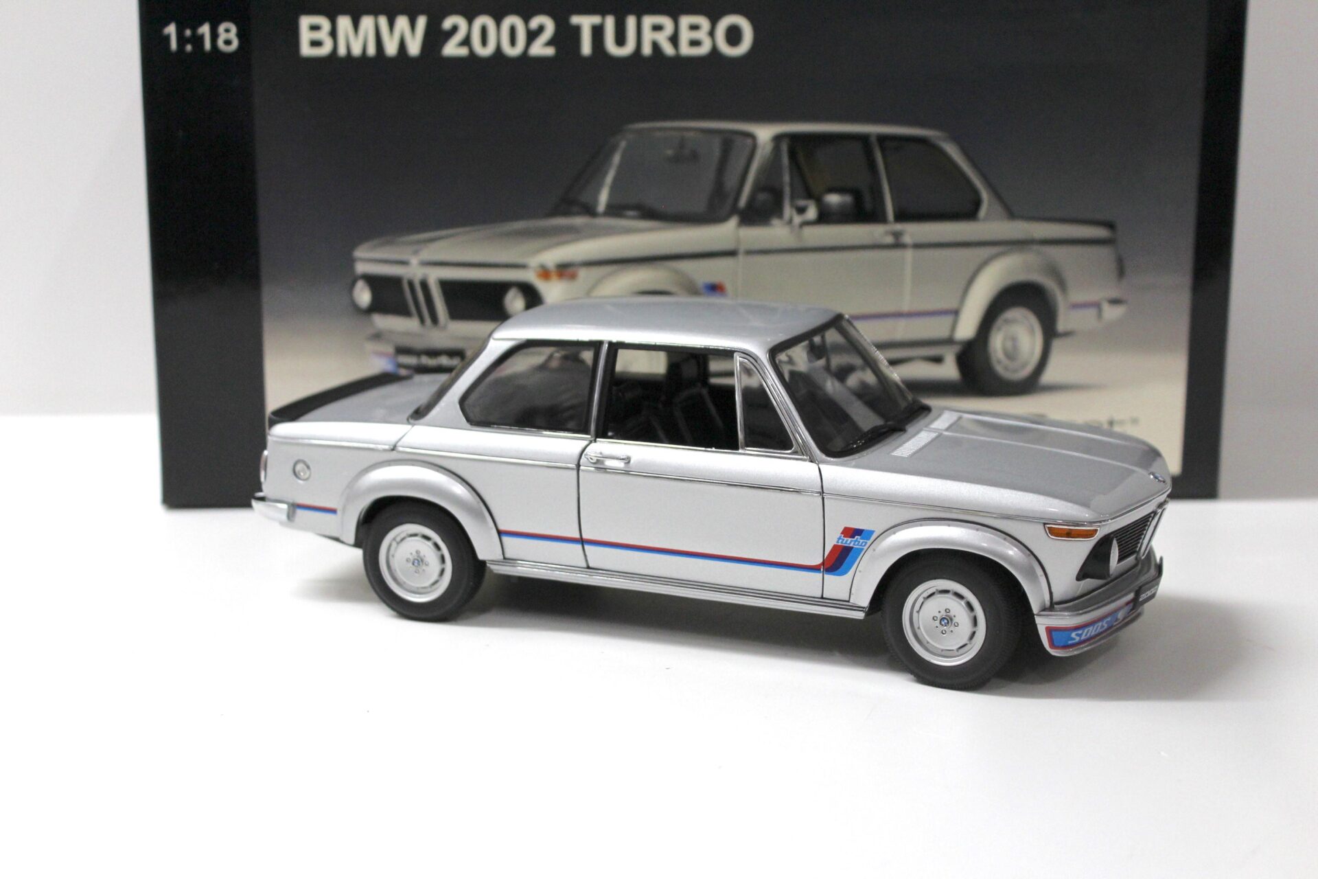 1:18 AUTOart BMW 2002 Turbo silver