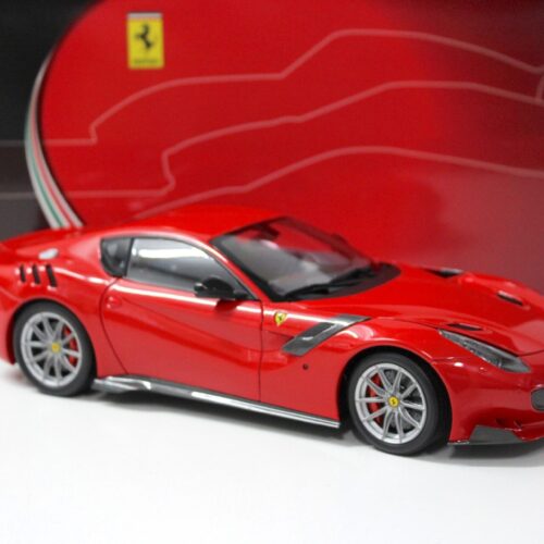 1:18 BBR Ferrari F12 TDF 2016 Rosso Corsa 322 FULL OPENING
