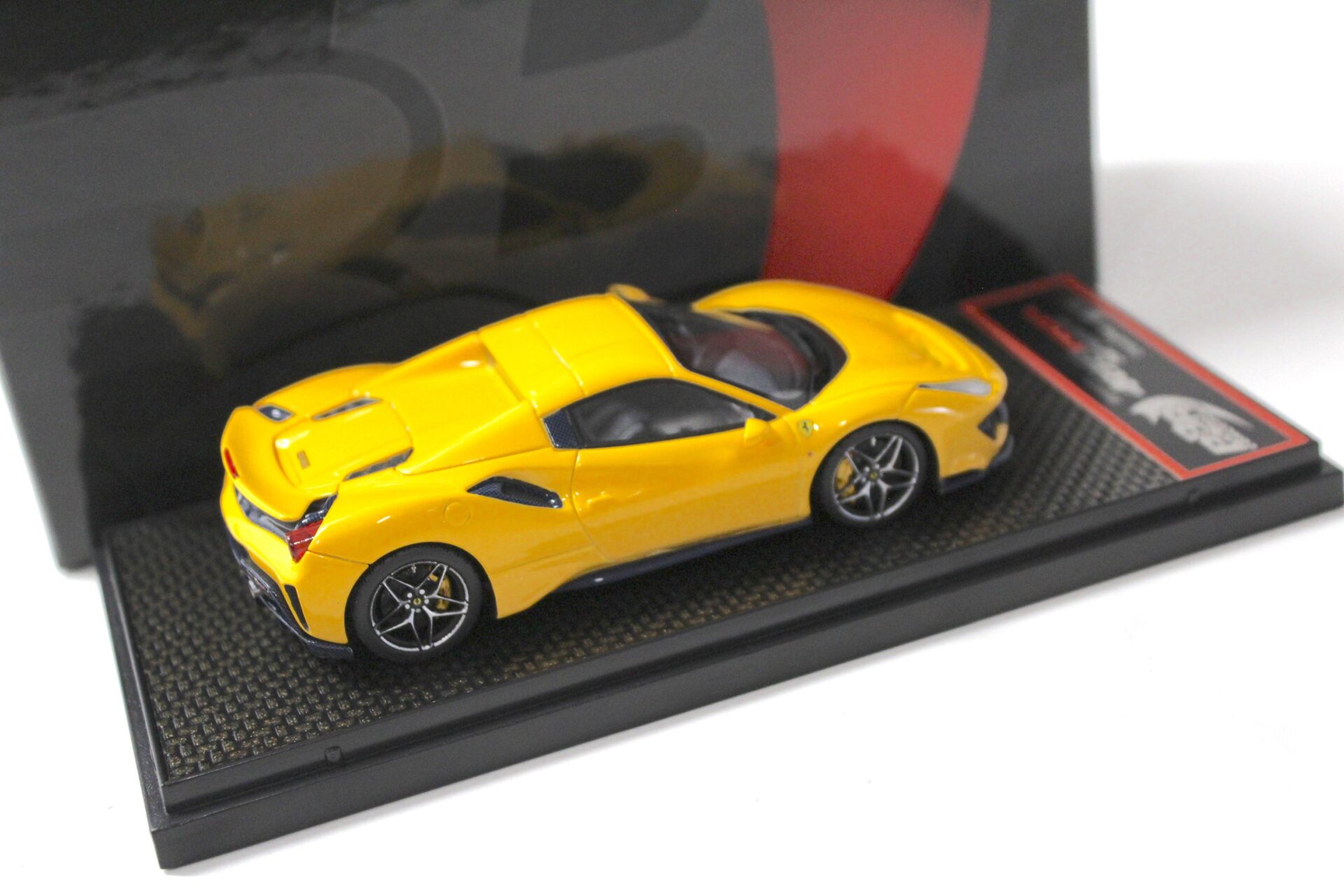 1:43 BBR Ferrari 488 Pista Spider Closed roof Giallo Modena Limited 24 pcs.
