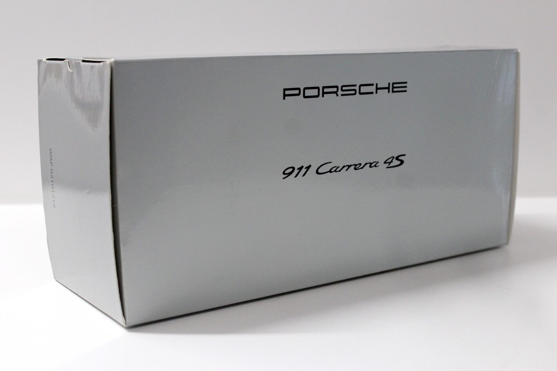 1:18 Norev Porsche 911 (997.II) Carrera 4S Coupe Racing green DEALER VERSION