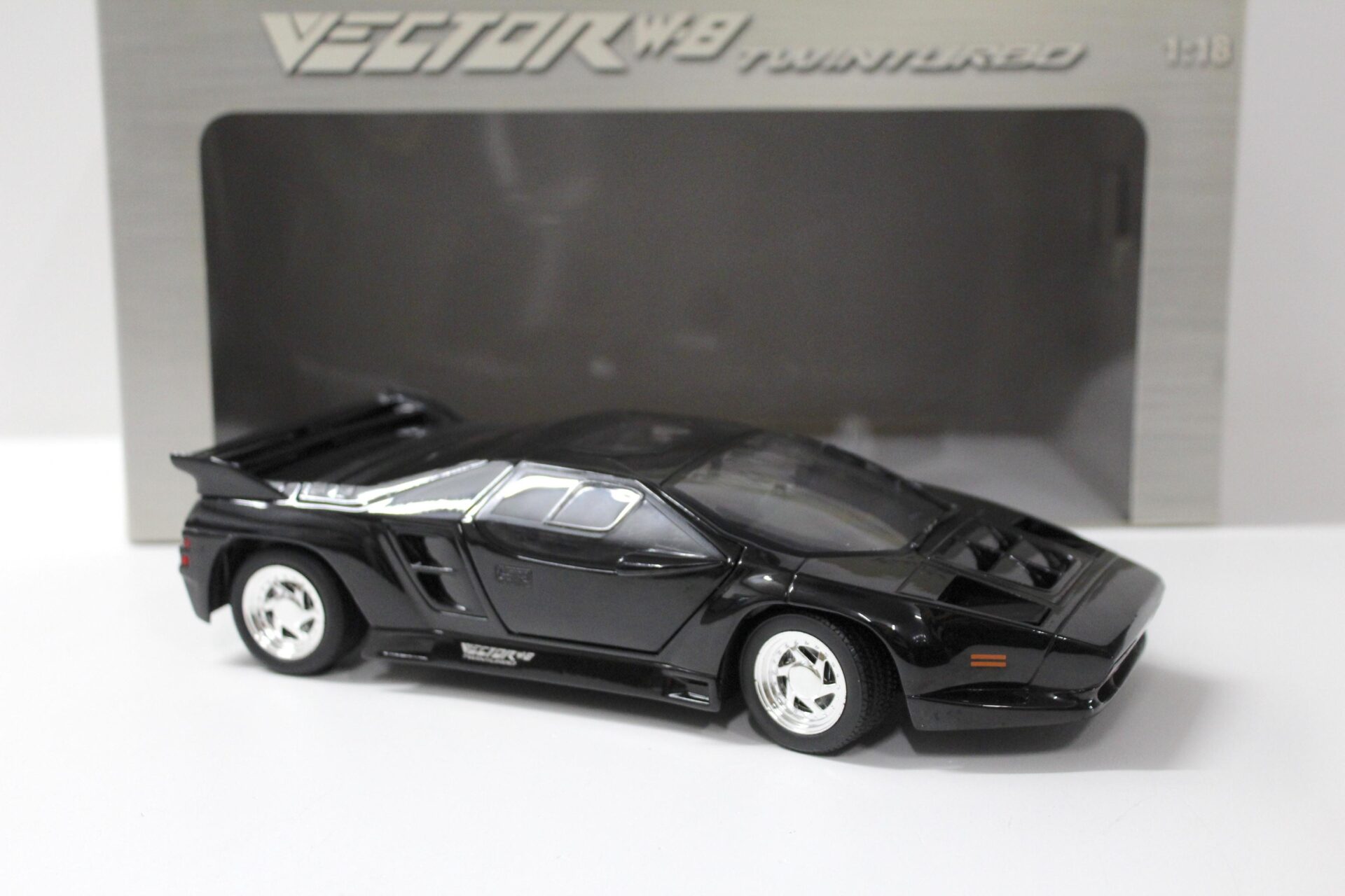 1:18 Ricko Vector W8 Twinturbo 1991 black