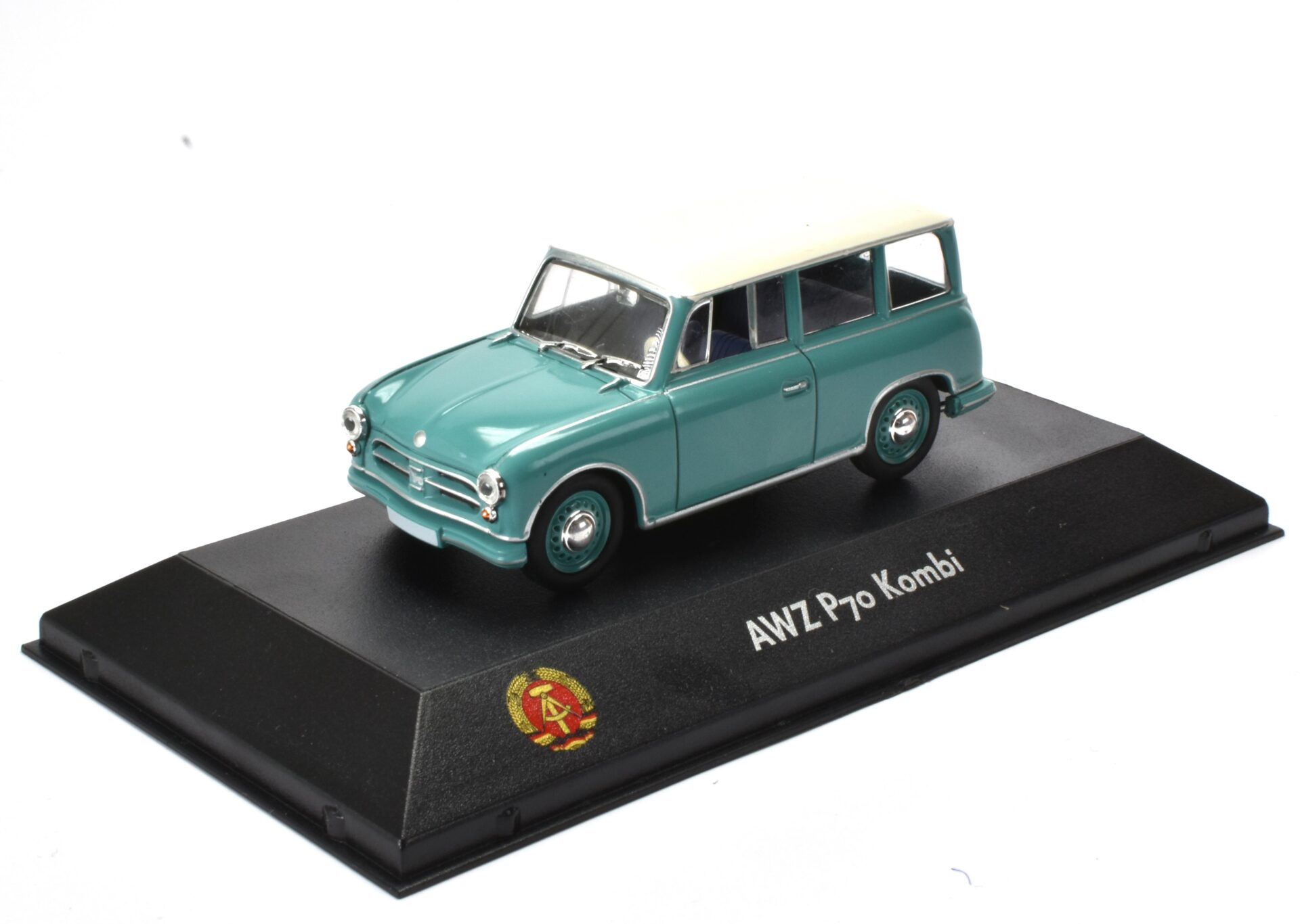 ID 52881 orig.jpg 1:43 Atlas DDR Collection AWZ P70 Kombi green/ white