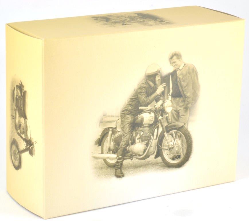 1:24 Atlas DDR Motorcycles Jawa 354-04 Motorrad red