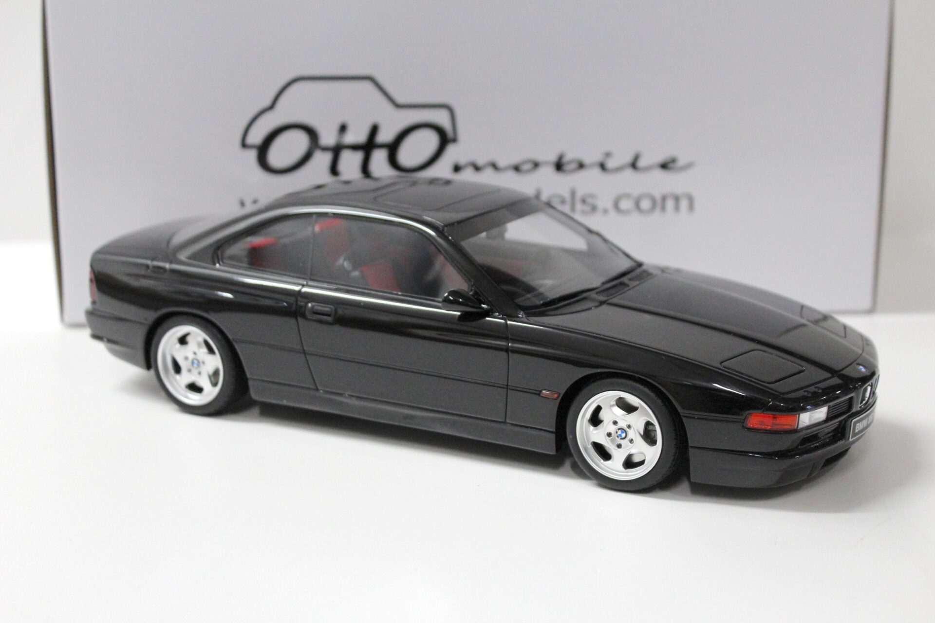 1:18 OTTO mobile OT904 BMW 850 CSI Coupe 1990 black