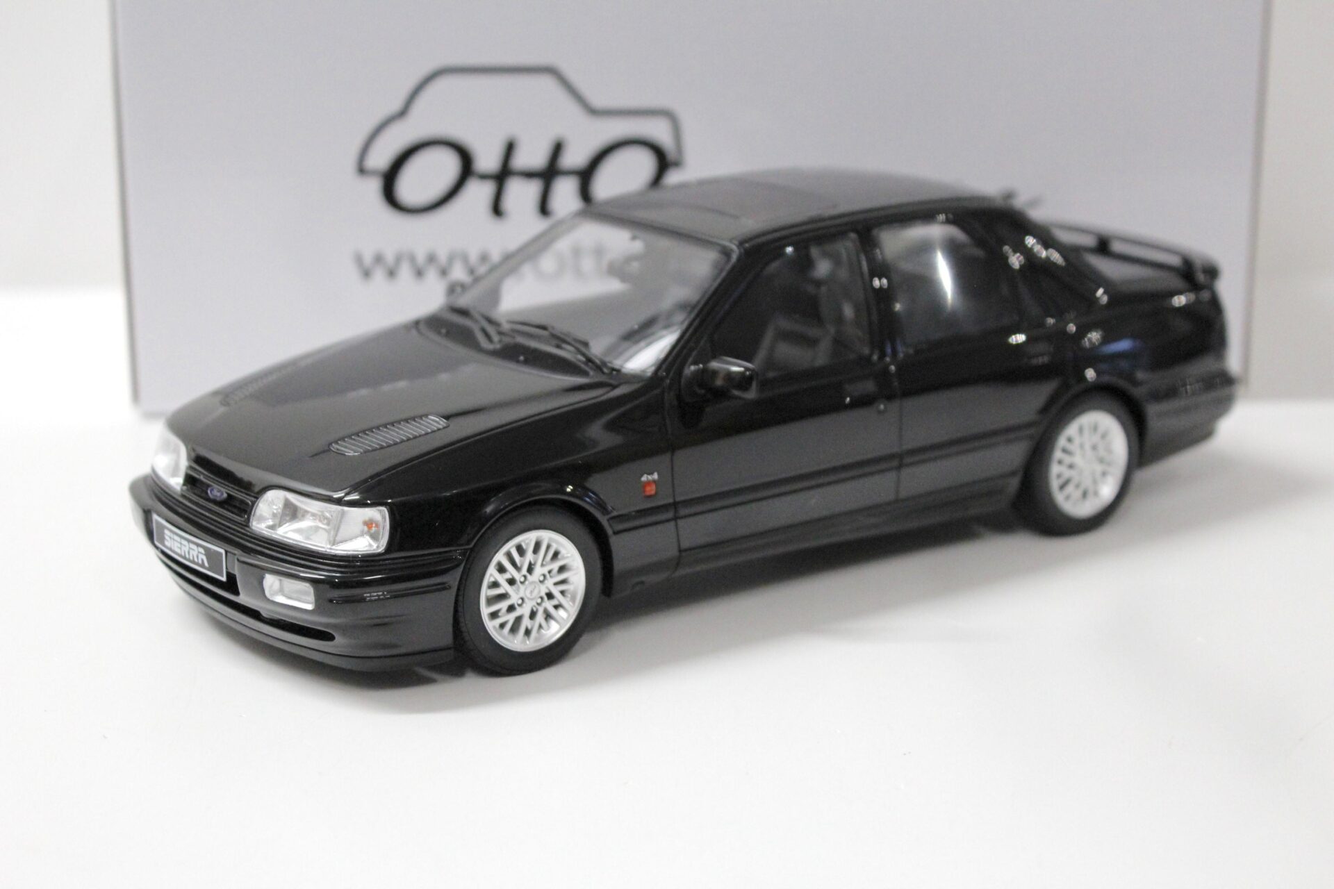 1:18 OTTO mobile OT854B Ford Sierra RS 4x4 1992 black Brasilia