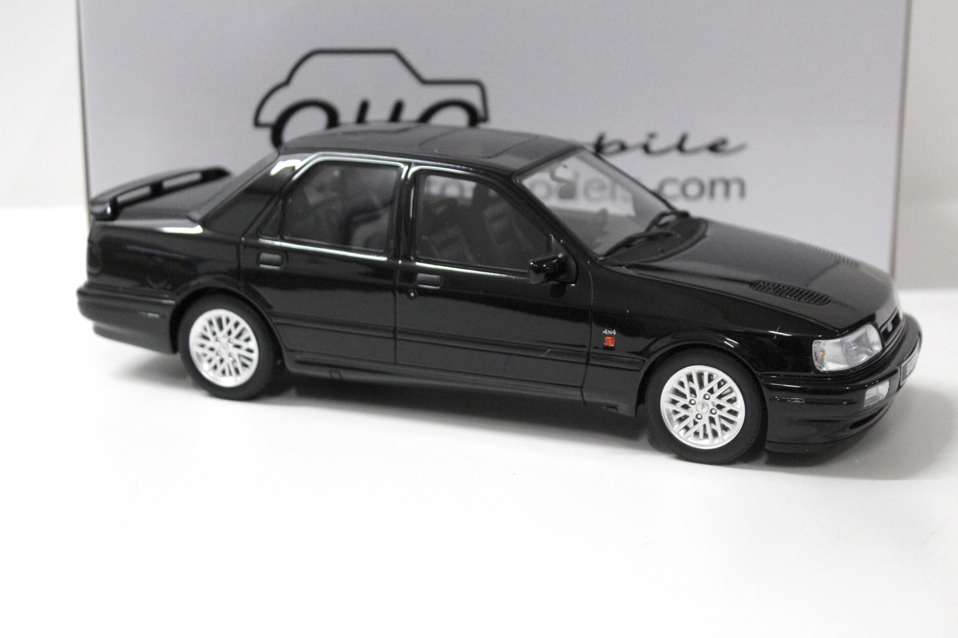 1:18 OTTO mobile OT854B Ford Sierra RS 4x4 1992 black Brasilia
