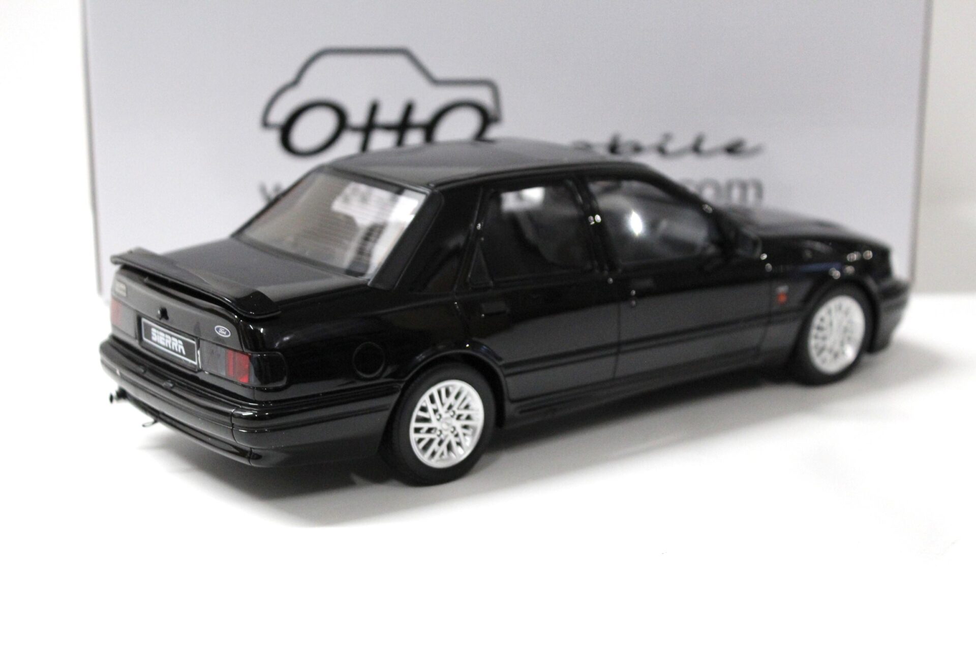 1:18 OTTO mobile OT854B Ford Sierra RS 4x4 1992 black Brasilia