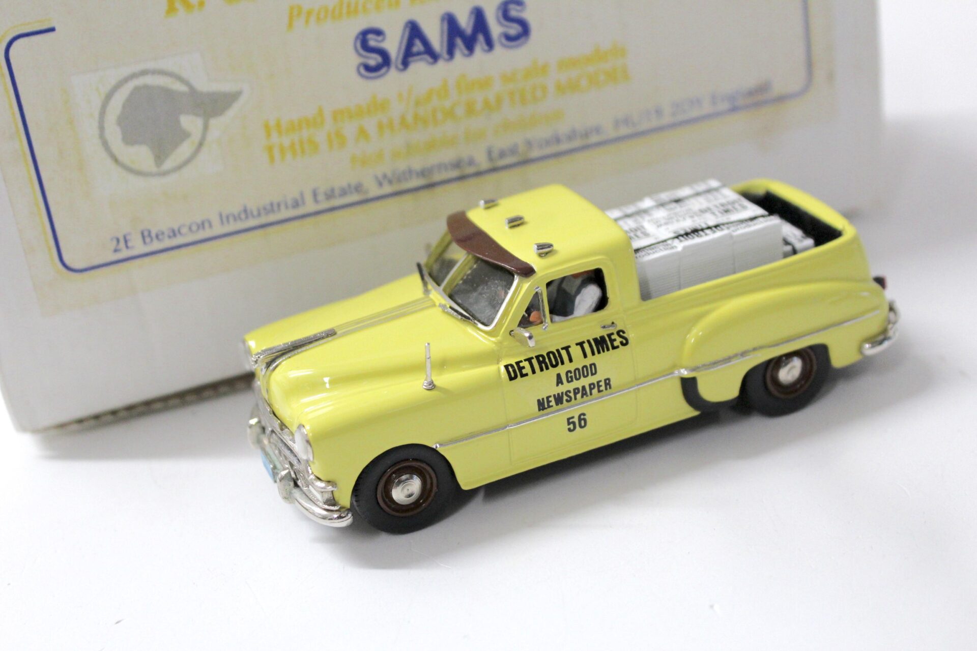 ID 53076 orig.jpg 1:43 SAMS Miniatures 1949 Pontiac PICK UP Truck Detroit Times yellow