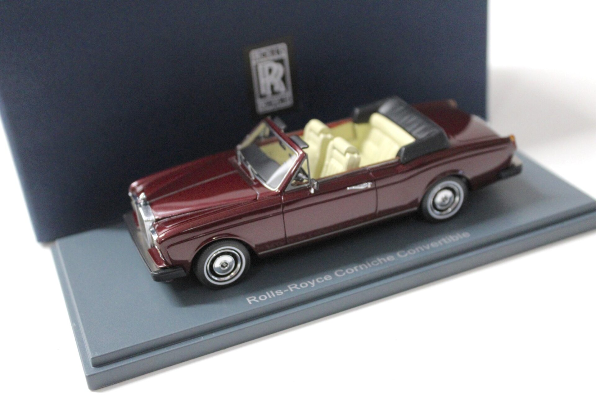 1:43 NEO Rolls Royce Corniche Convertible dark red