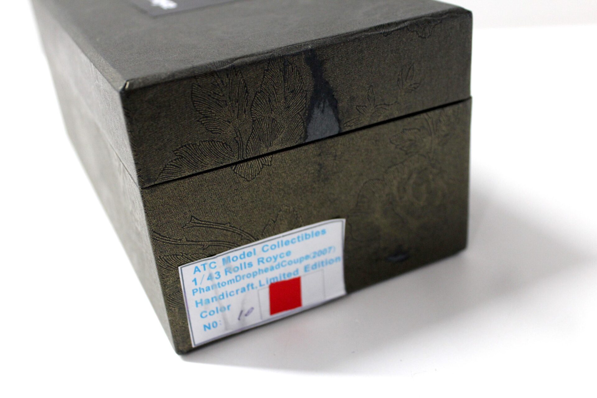 1:43 ATC Model Rolls Royce Phantom Drophead Coupe 2007 "opening doors" red