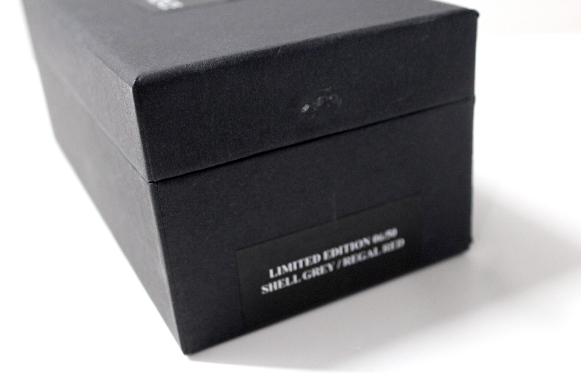 1:43 ATC Model 1956 Rolls Royce Hooper Cloud Empress Line Saloon red