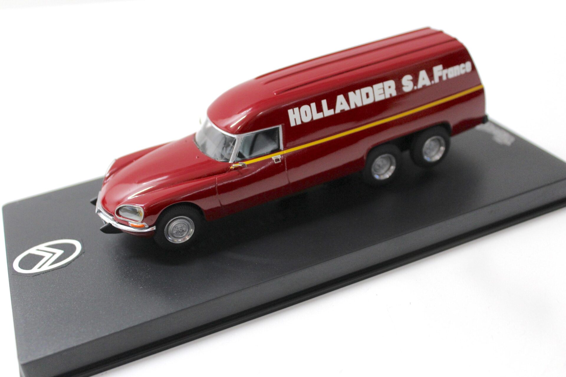 1:43 VROOM Built Citroen DS Tissier 6 roues Hollander SA France red