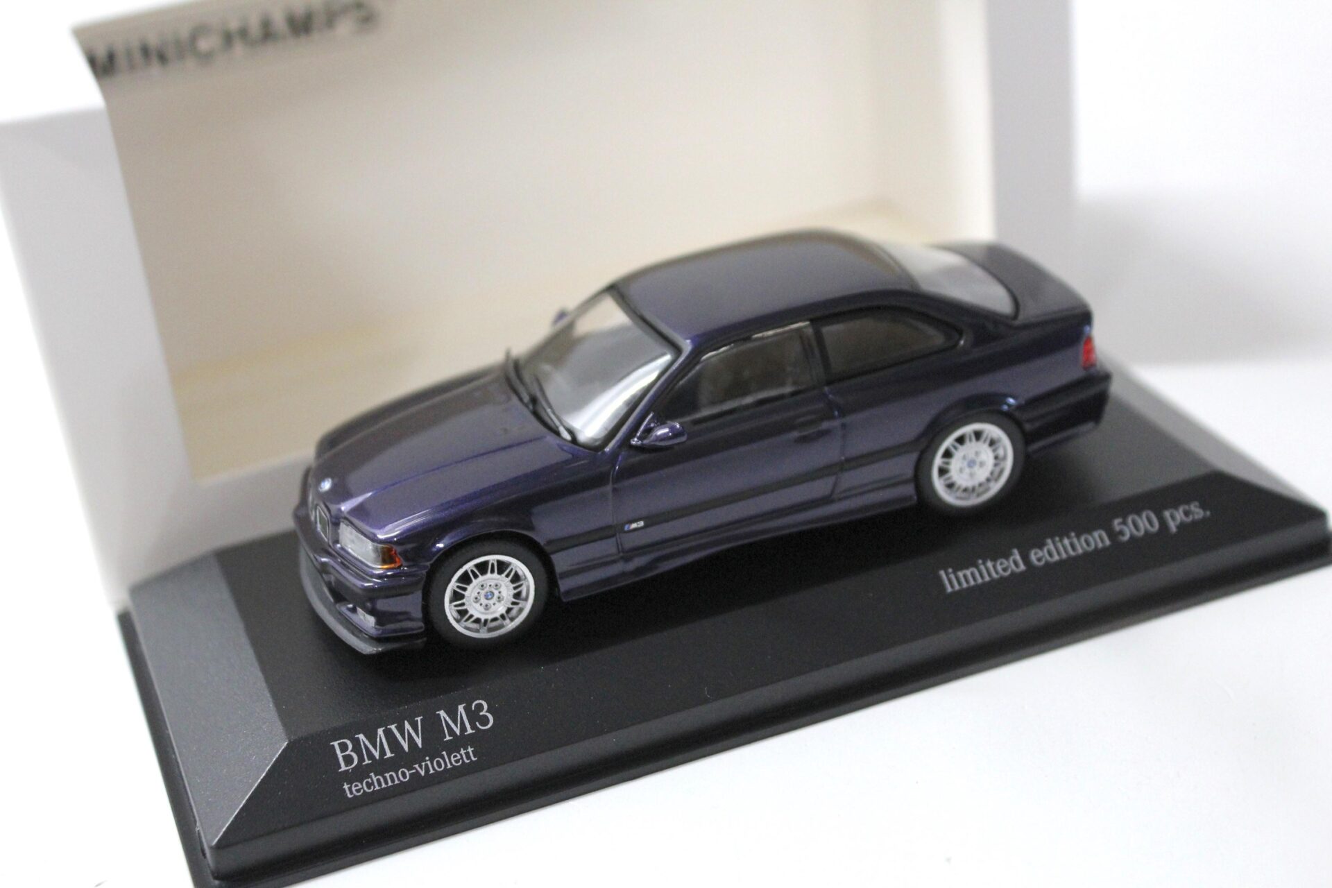 1:43 Minichamps BMW M3 E36 Coupe techno-violett purple 1992