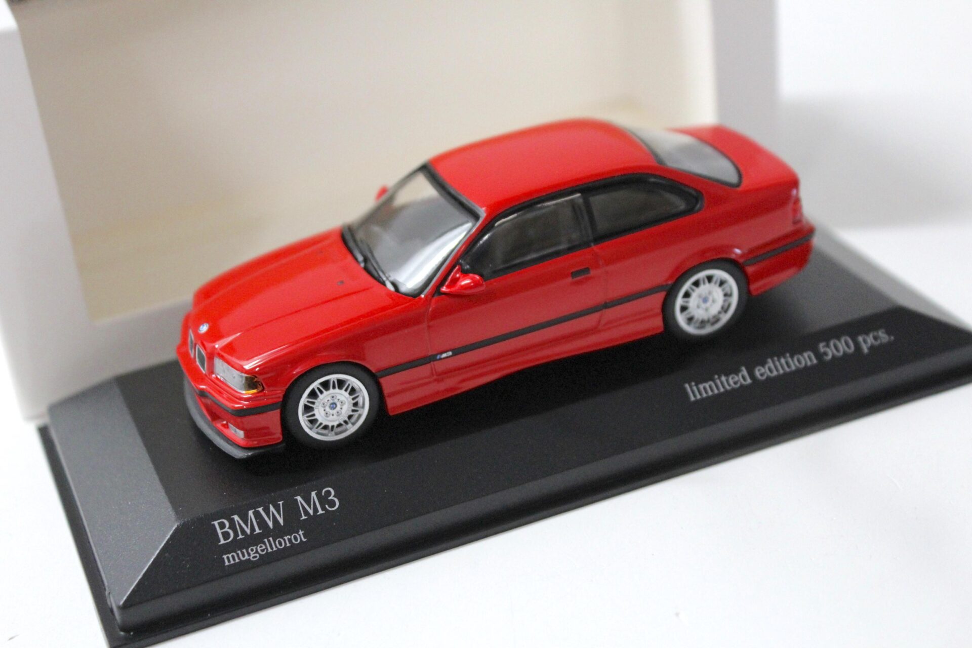 ID 53168 orig.jpg 1:43 Minichamps BMW M3 E36 Coupe mugello rot red 1992