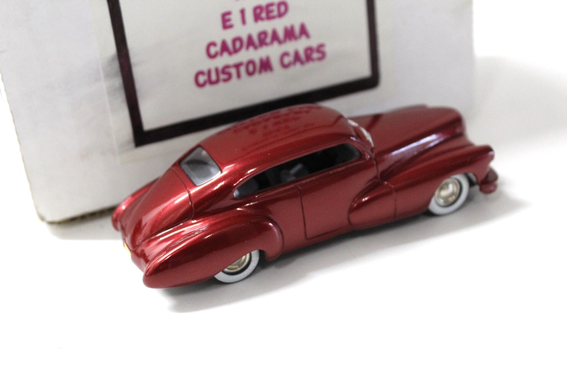 1:43 CADARAMA Custom Cars 1947 Cadillac 62 Coupe E1 red