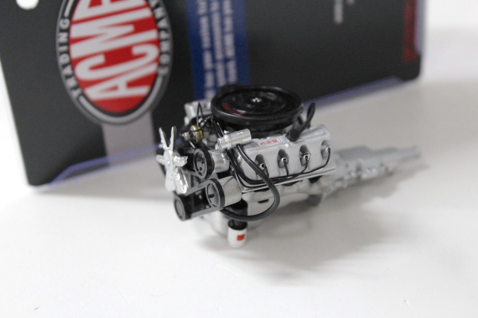 ID 53269 orig.jpg 1:18 ACME Ford Mustang Boss 429 Motor & Getriebe Engine Zubehör