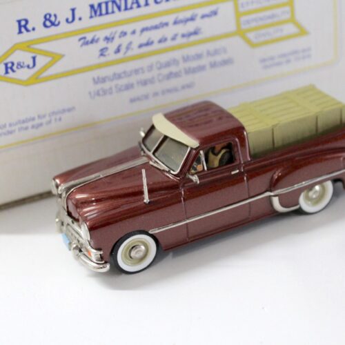 1:43 R&J Miniatures 1949 Pontiac PICK UP Truck dark red with driver and charge