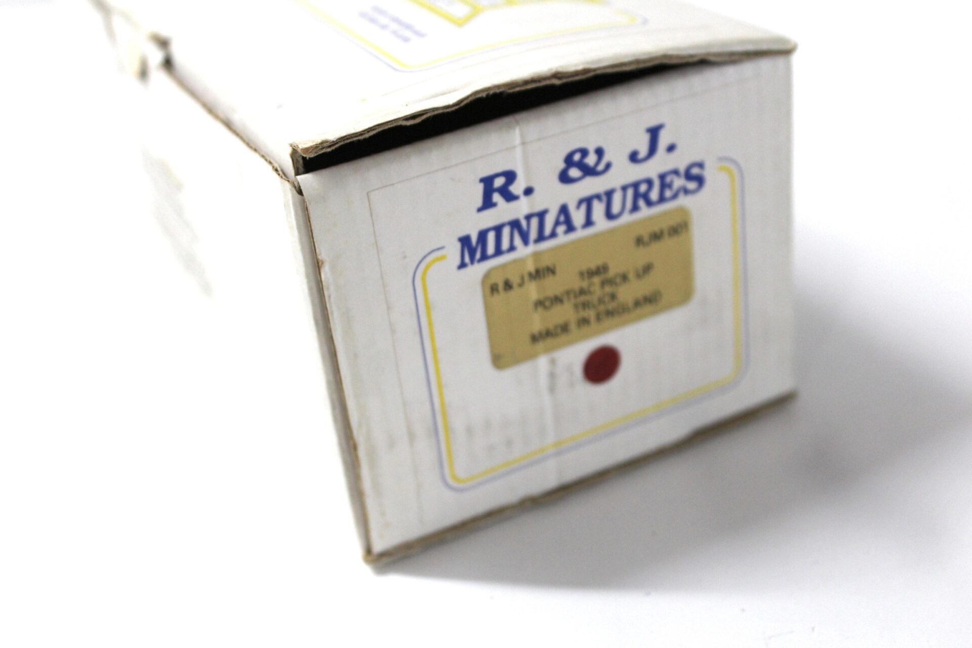 1:43 R&J Miniatures 1949 Pontiac PICK UP Truck dark red with auxiliary lights