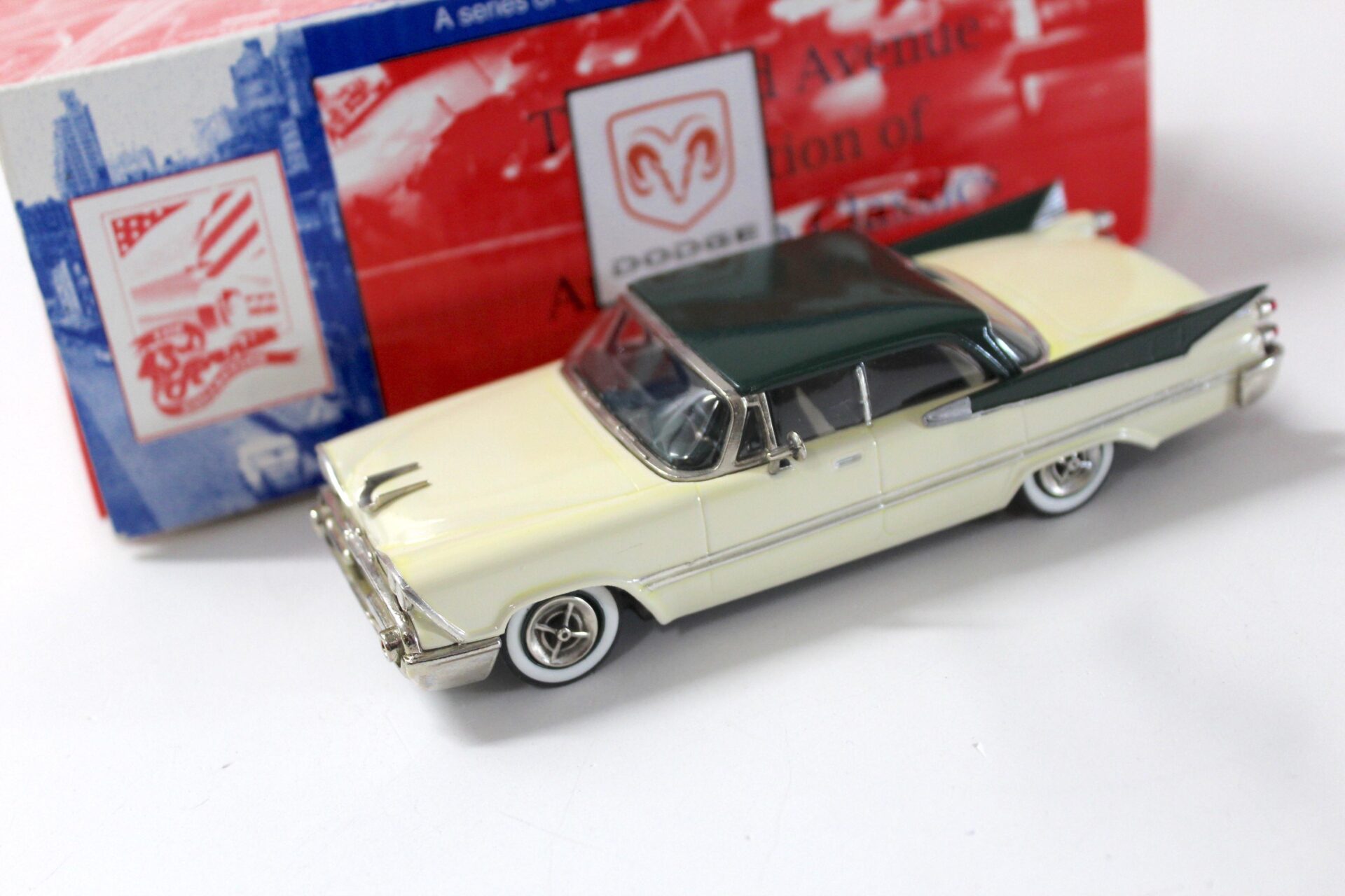 ID 53332 orig.jpg 1:43 43rd Avenue 1959 Dodge Royal Hardtop beige/ green