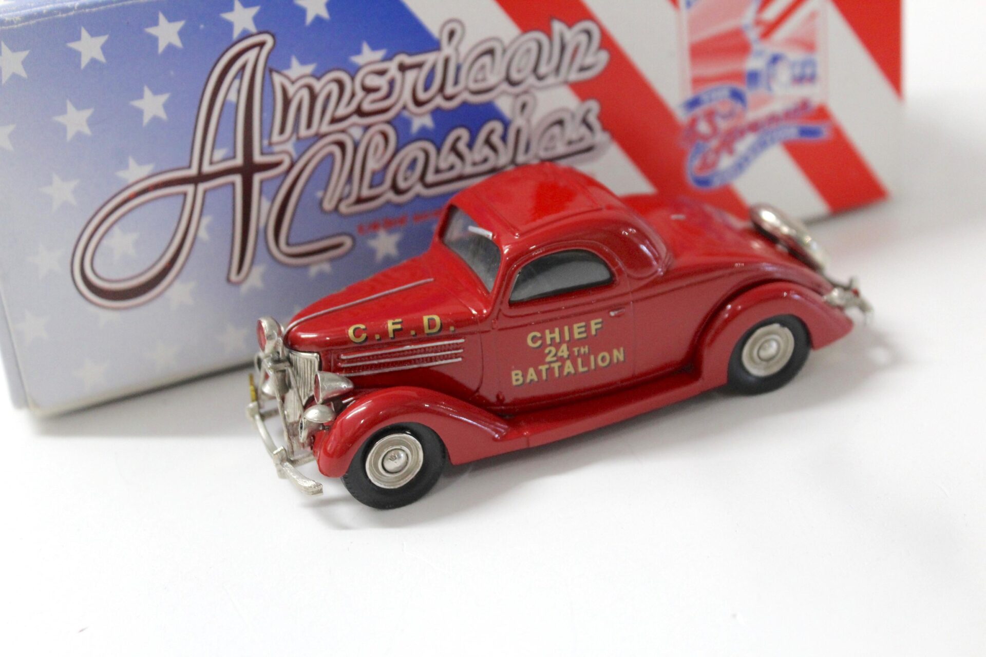 1:43 American Classics 43rd Avenue 1936 Ford 3 Window Fire Chief red