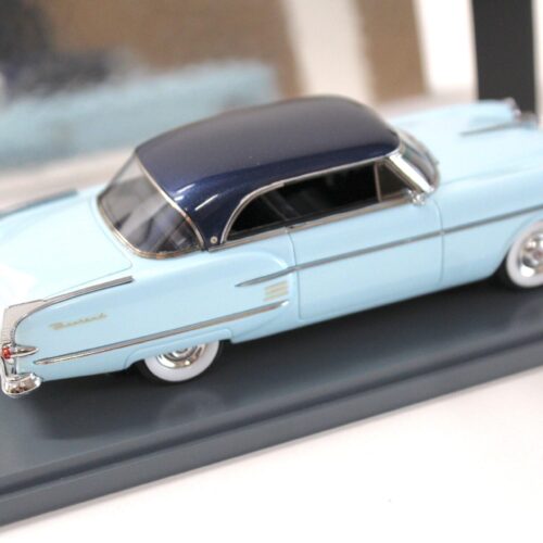 1:43 NEO Packard Pacific Hardtop Coupe light blue/ blue