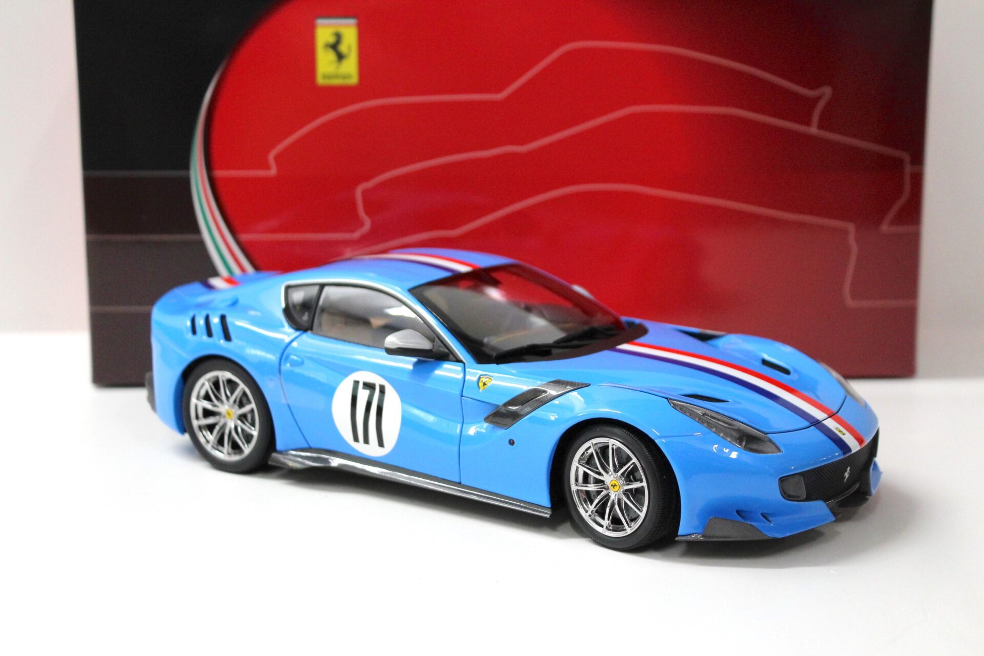 1:18 BBR Ferrari F12 TDF Tailor Made blue #171 FULL OPENING