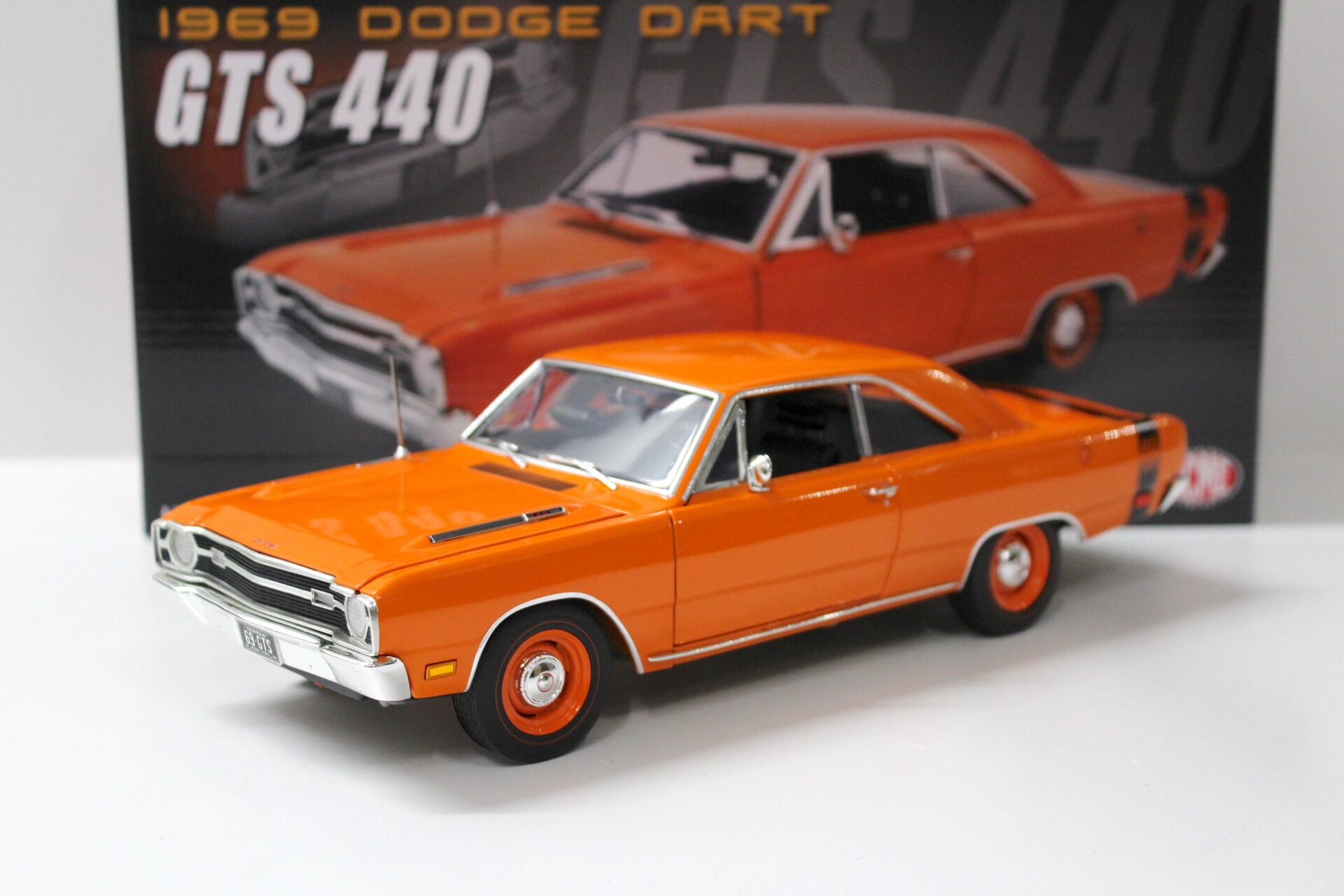 1:18 ACME 1969 Dodge Dart GTS 440 Coupe orange