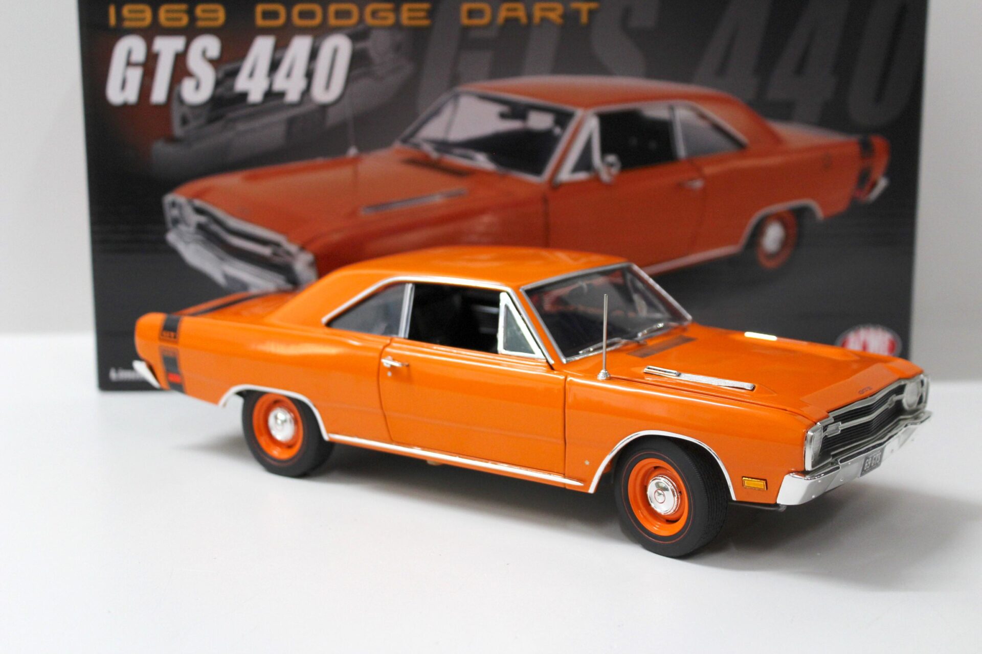 1:18 ACME 1969 Dodge Dart GTS 440 Coupe orange