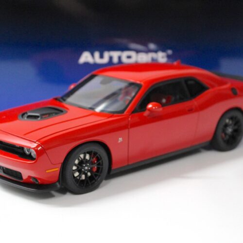 1:18 AUTOart Dodge Challenger 392 Hemi Scat Pack Shaker Torred red