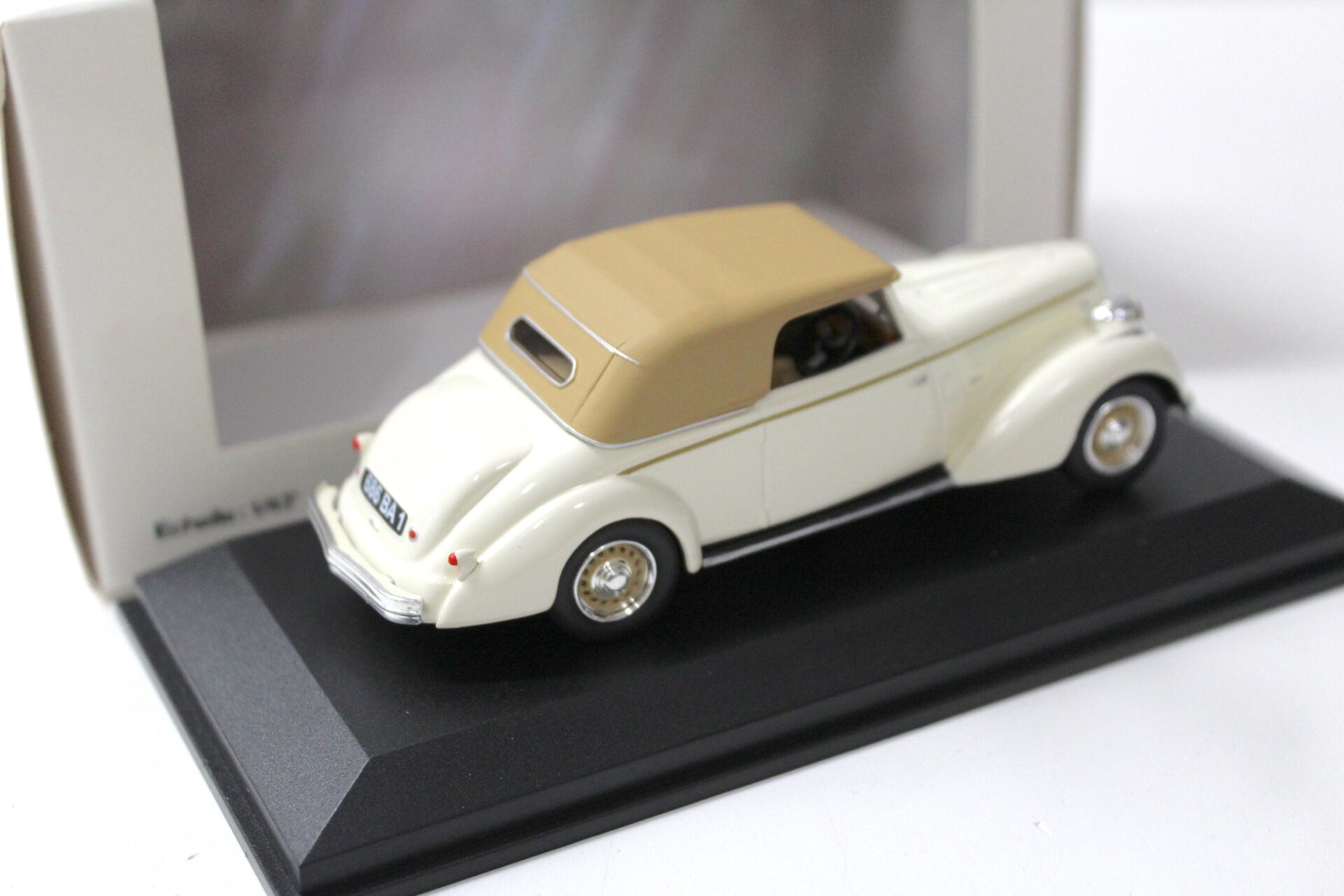 1:43 Norev Hotchkiss Languedoc 1949 Cabriolet with TOP white