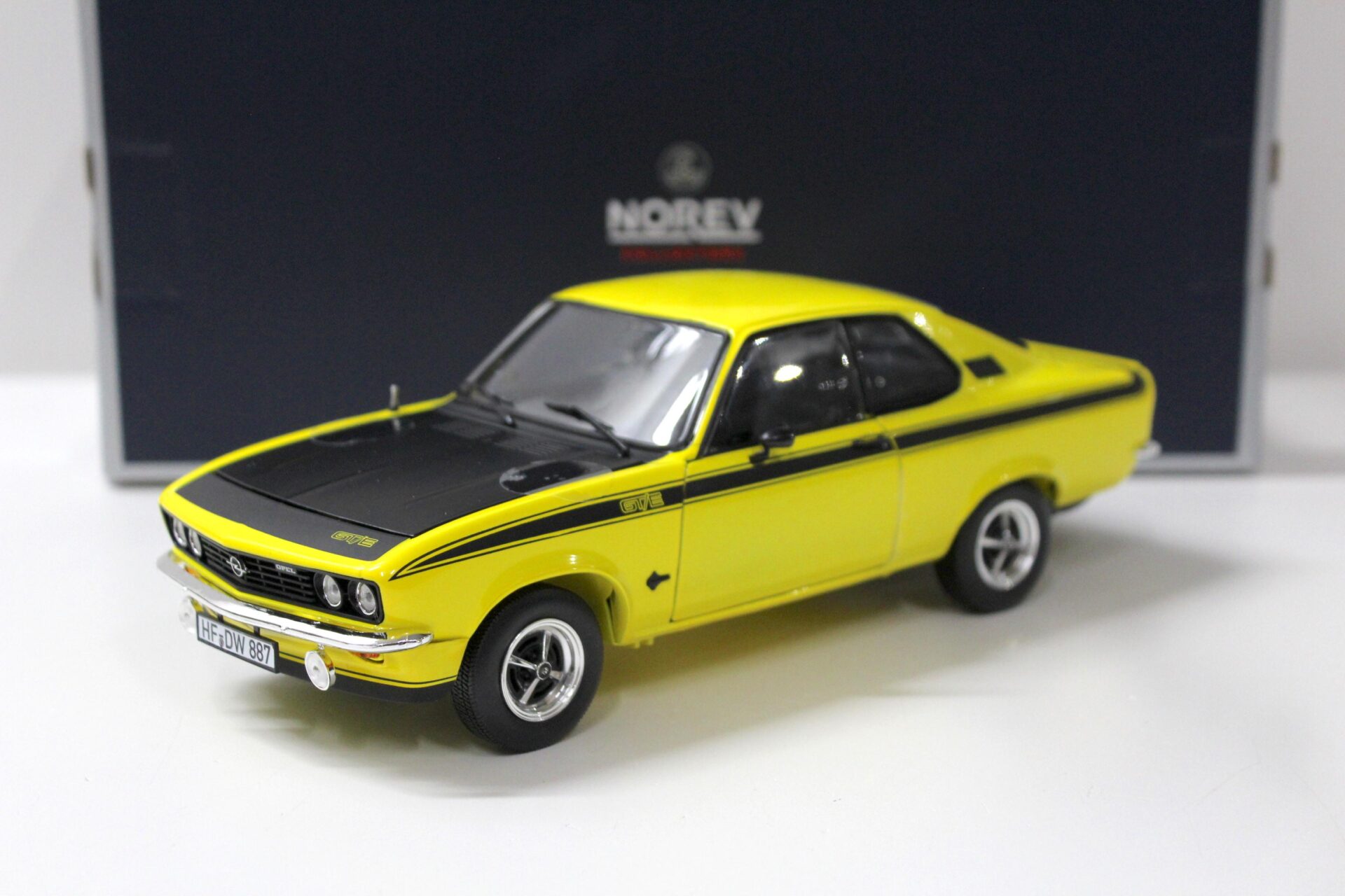 1:18 Norev Opel Manta GT/E Coupe yellow/ black 1975