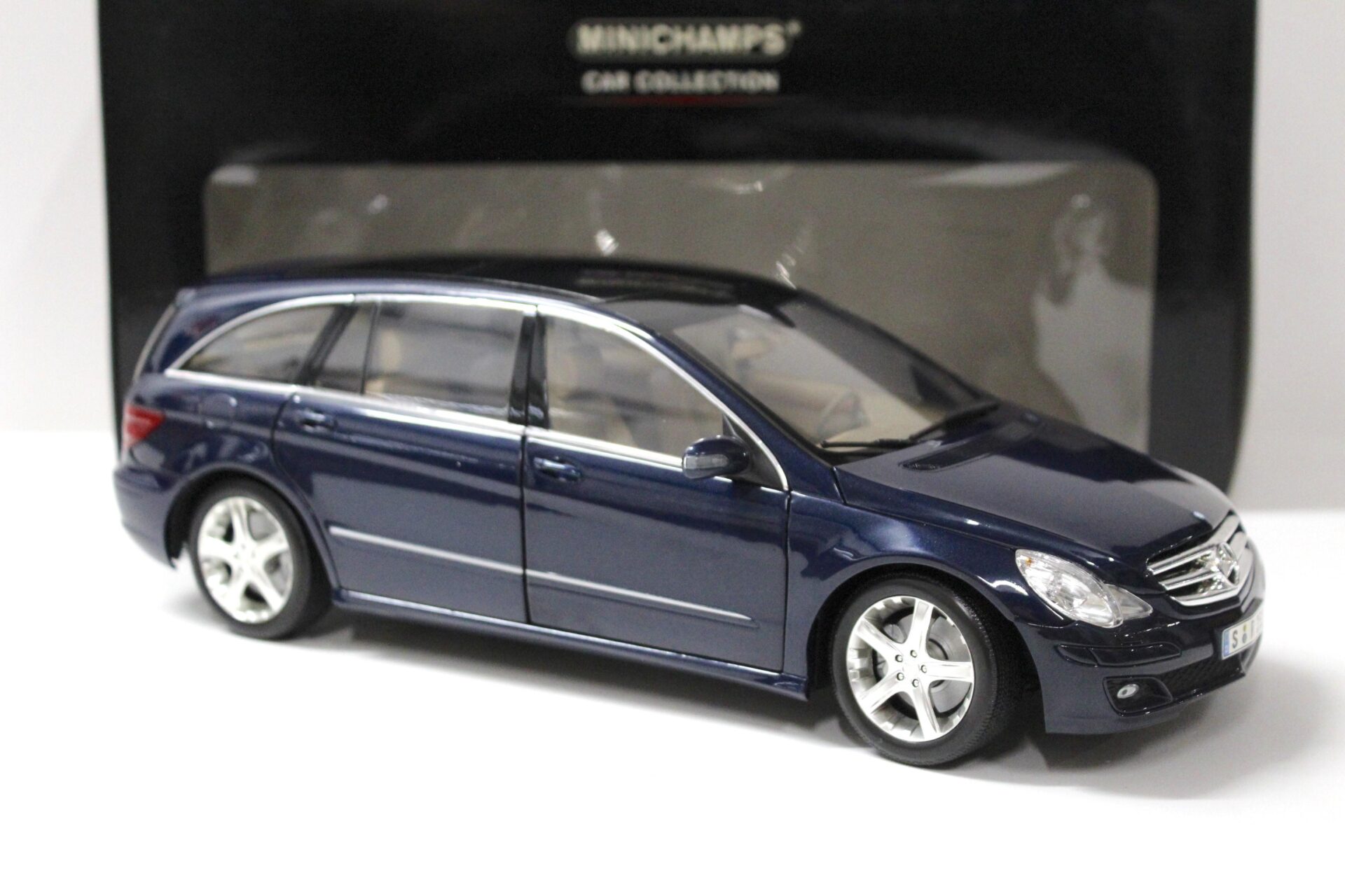 1:18 Minichamps Mercedes R-Klasse 2005 dark blue metallic