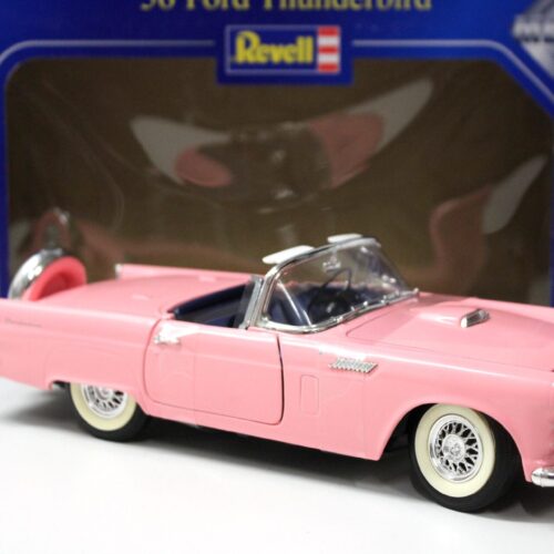 1:18 Revell Ford Thunderbird Convertible pink 1956