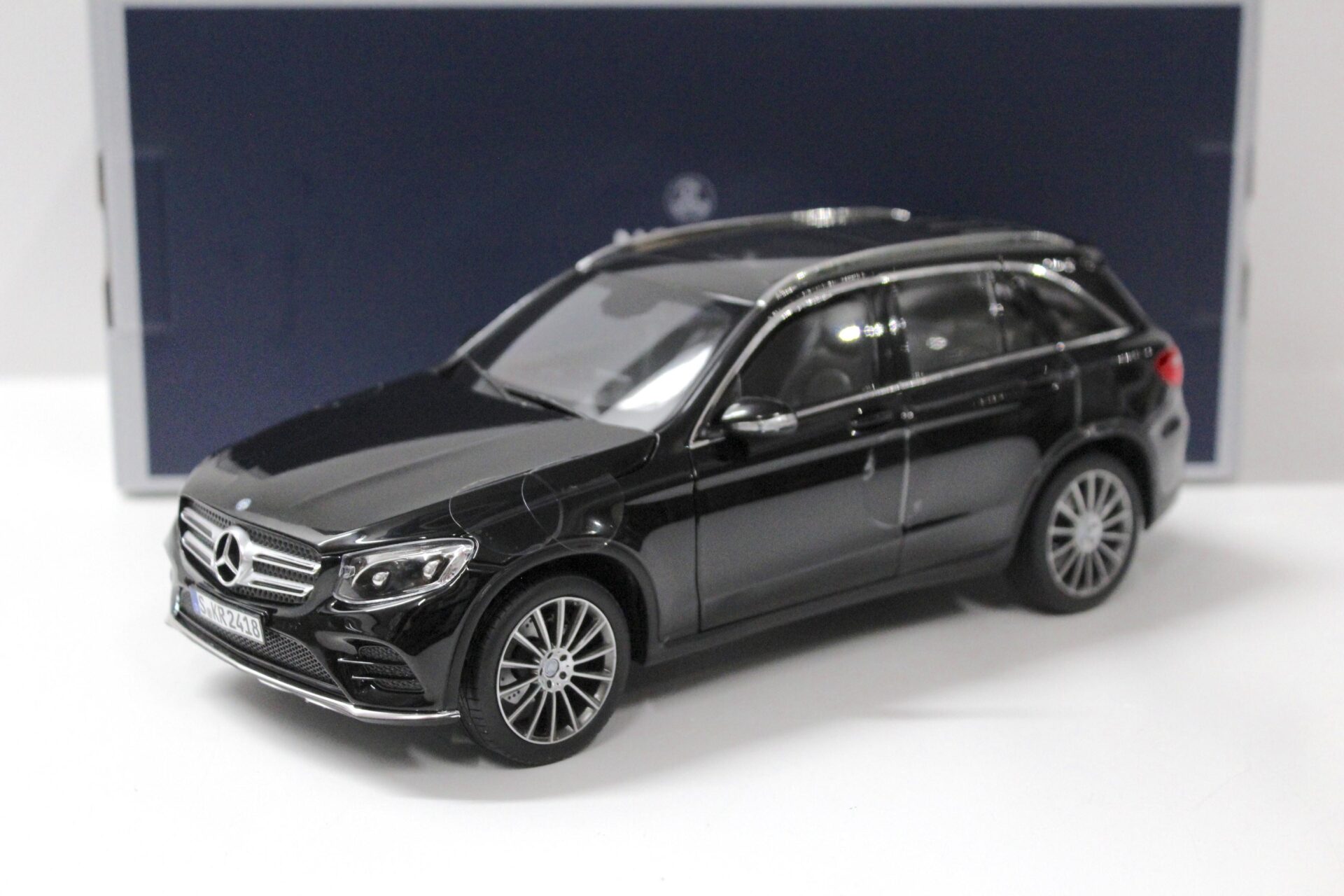 1:18 Norev Mercedes GLC SUV 2015 black