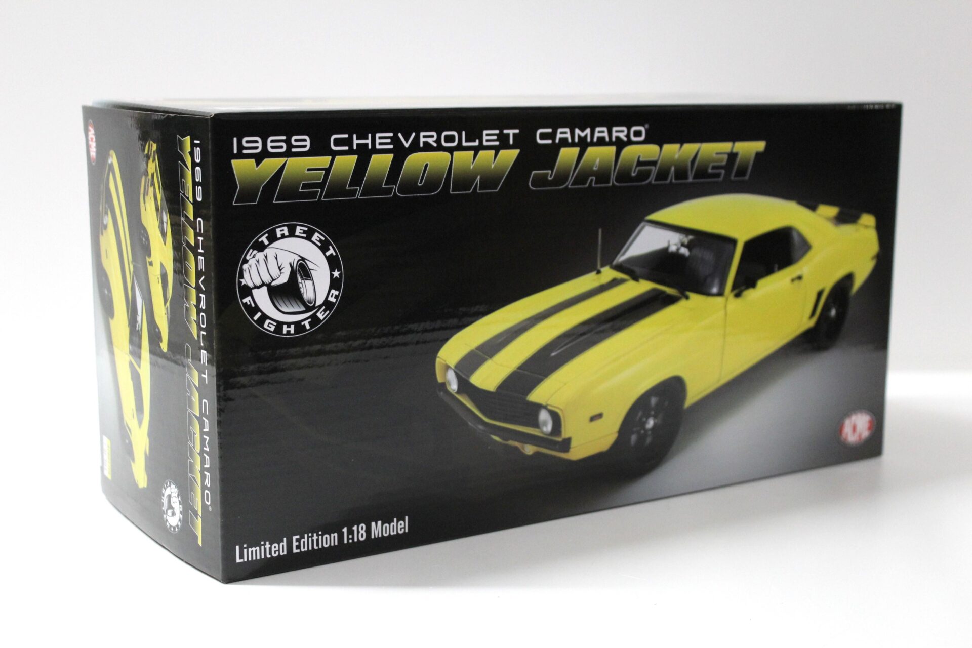 1:18 ACME 1969 Chevrolet Camaro Z28 Coupe Yellow Jacket / black stripes