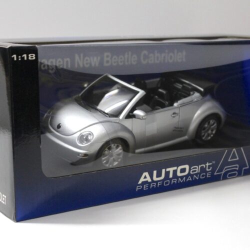 1:18 AUTOart VW New Beetle Cabriolet Reflex silver metallic