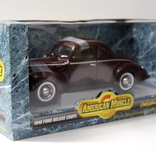 1:18 ERTL 1940 Ford Deluxe Coupe dark red - Image 4