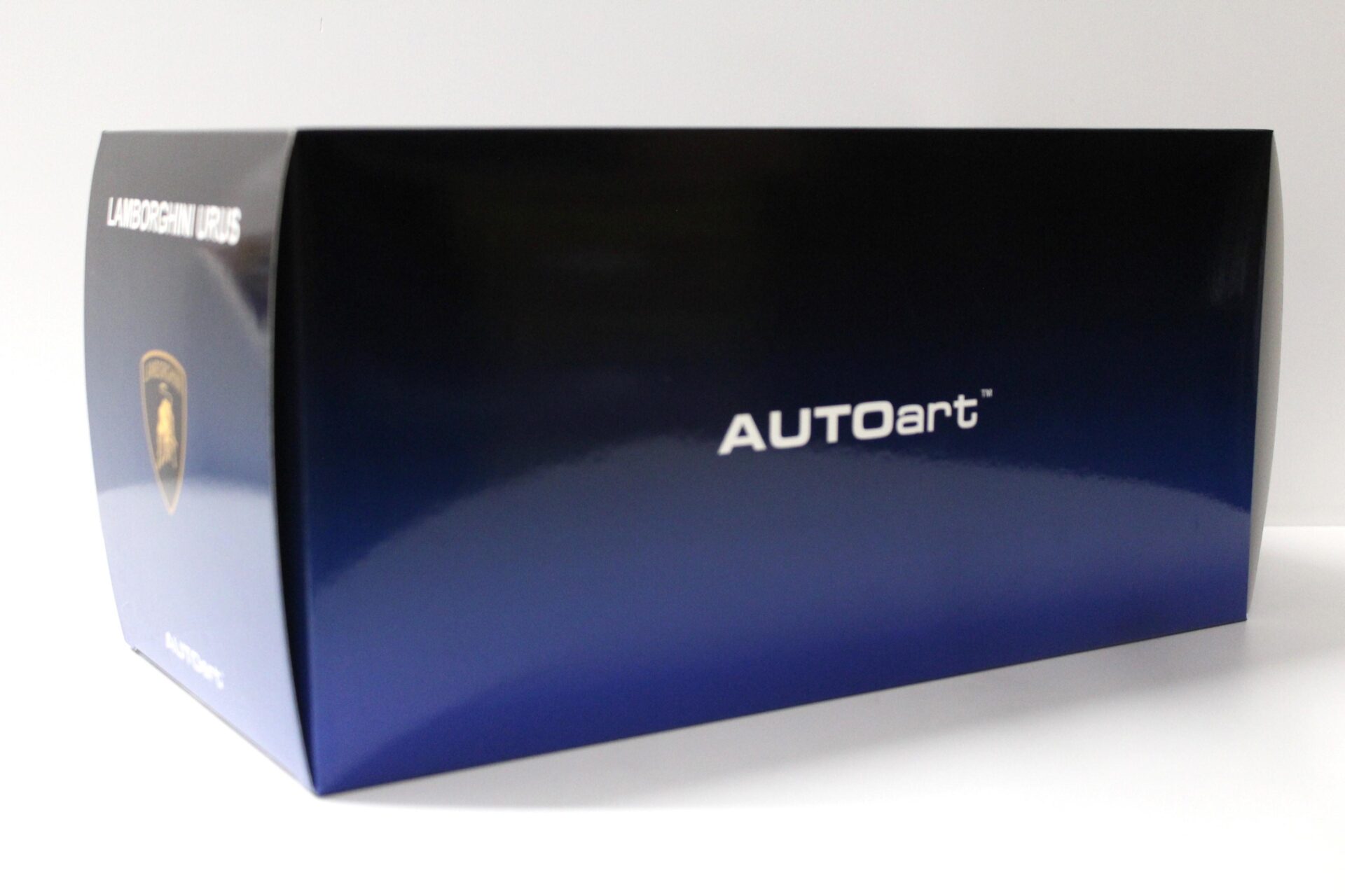 1:18 AUTOart Lamborghini Urus 2018 Grigio Titans/ matt grey