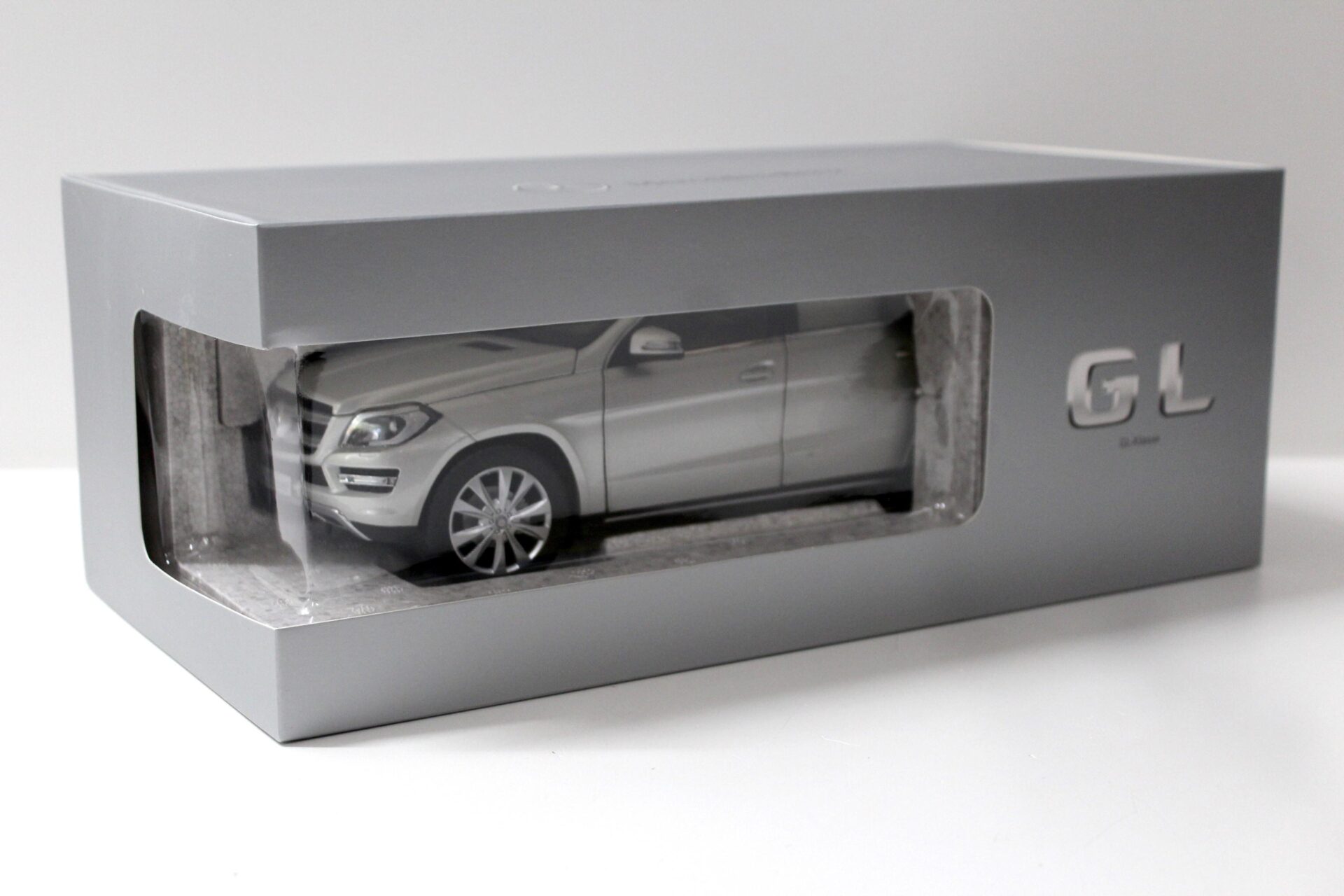 1:18 Norev Mercedes GL-Klasse 2012 iridium silver metallic DEALER VERSION