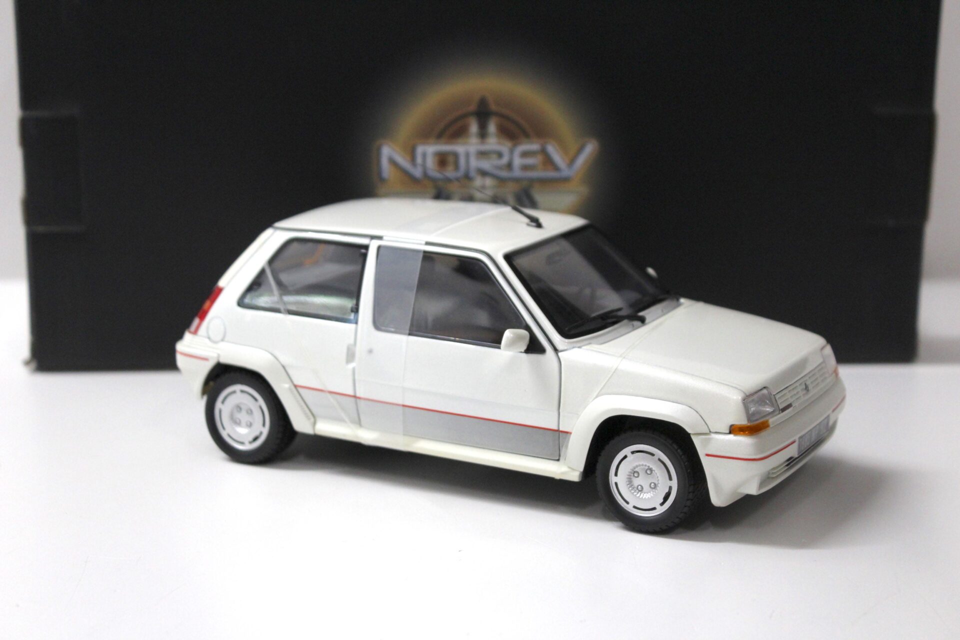 1:18 Norev Renault 5 GT Turbo white metallic