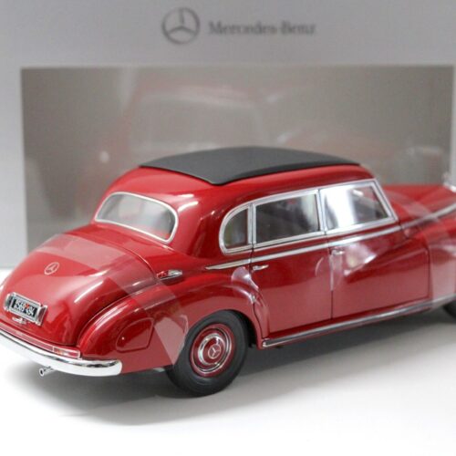 1:18 Norev Mercedes Typ 300 red 1955 DEALER VERSION