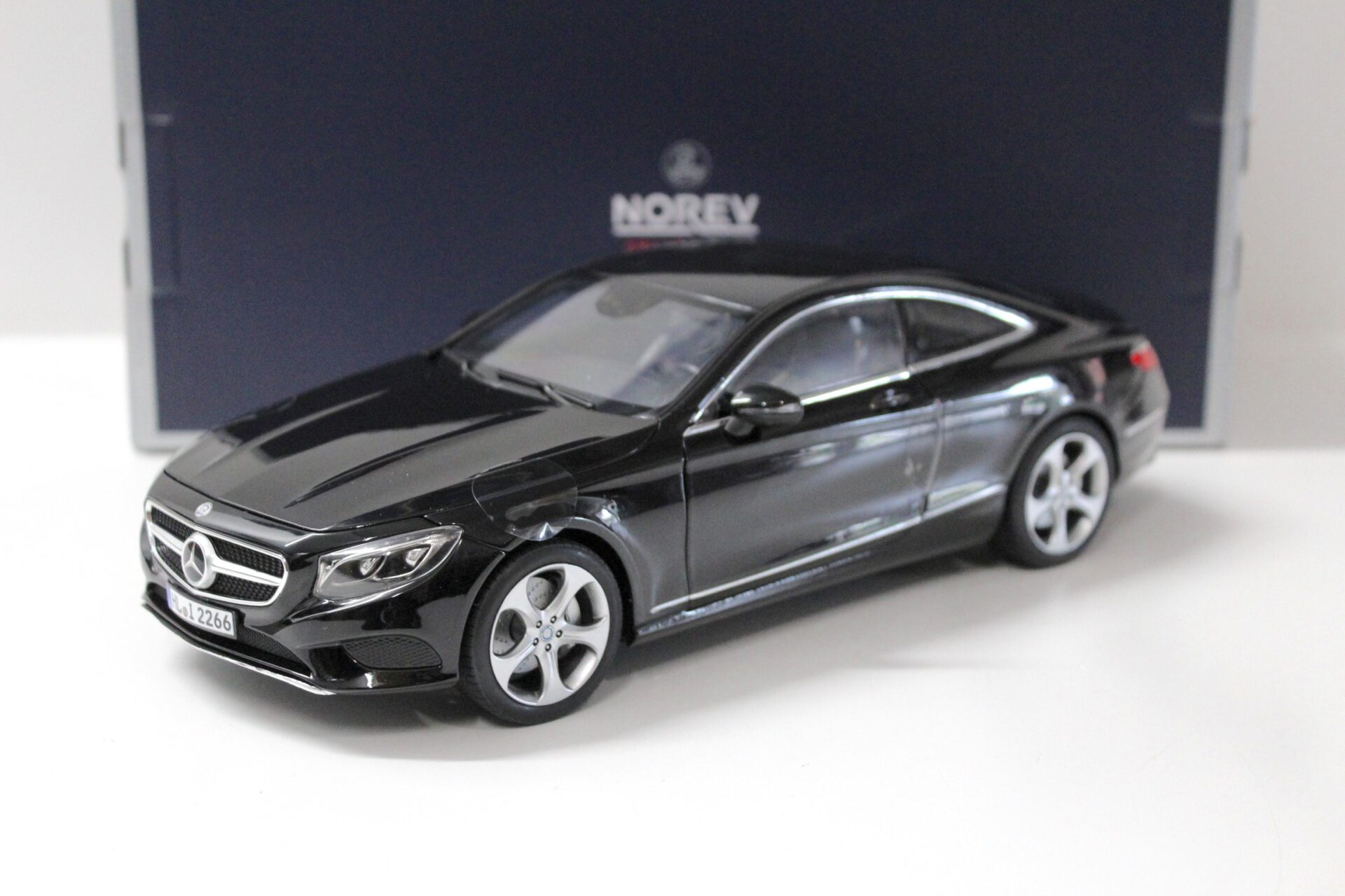 ID 54222 orig.jpg 1:18 Norev Mercedes S-Klasse S-Class Coupe 2014 black